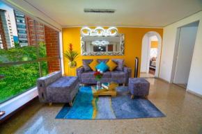 Top floor apt w/Balcony in El Poblado